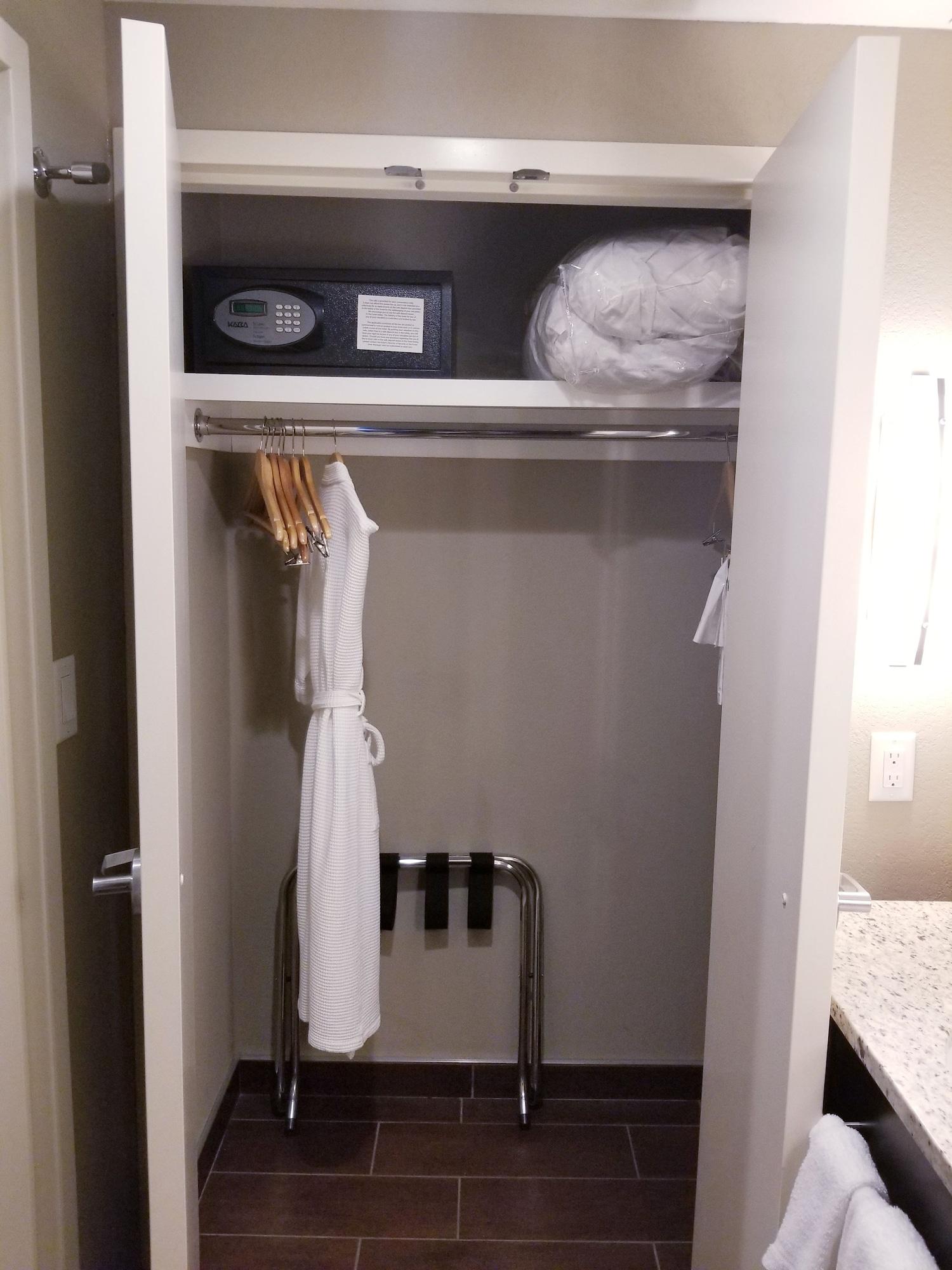 Homewood Suites Calgary Airport Zewnętrze zdjęcie